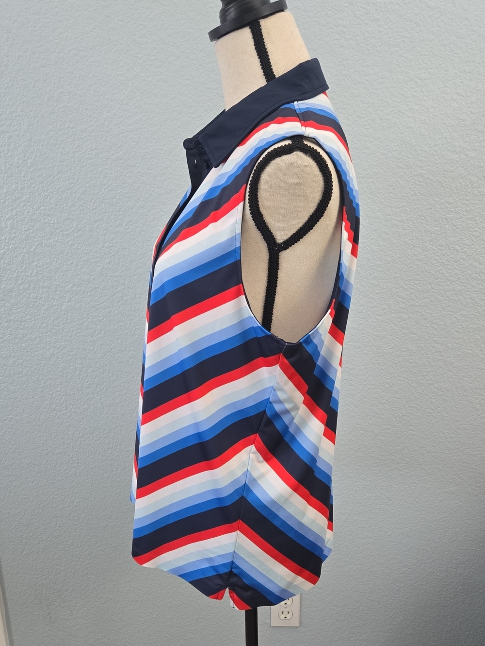 G/FORE Sleeveless Chevron Polo Top - Navy, Red & Light Blue Sz XL - Picture 6 of 11